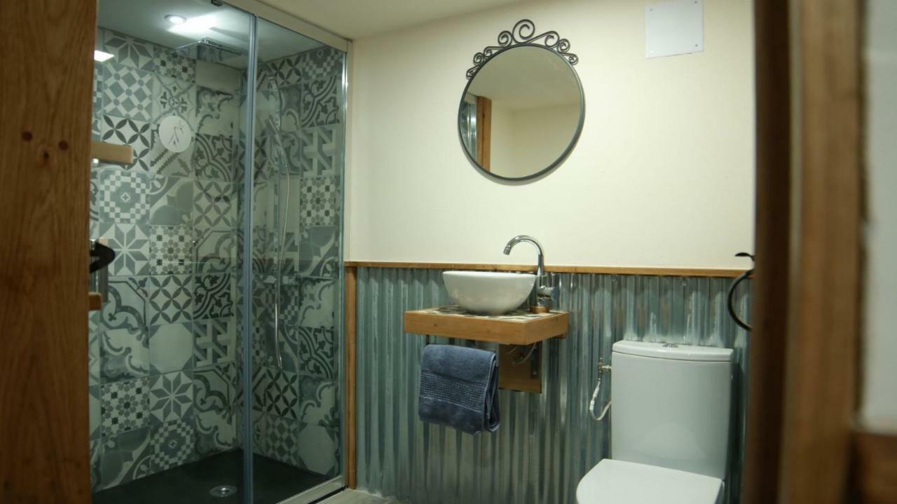 La Toile Sous Les Etoiles Hotel Charron  Exterior photo
